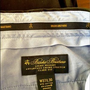 Brooks Brothers lightweight advantage 37/30 Clark